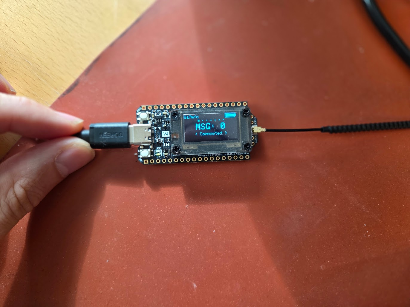 /media/meshcore-heltec-esp32-lora-32-v4.png
