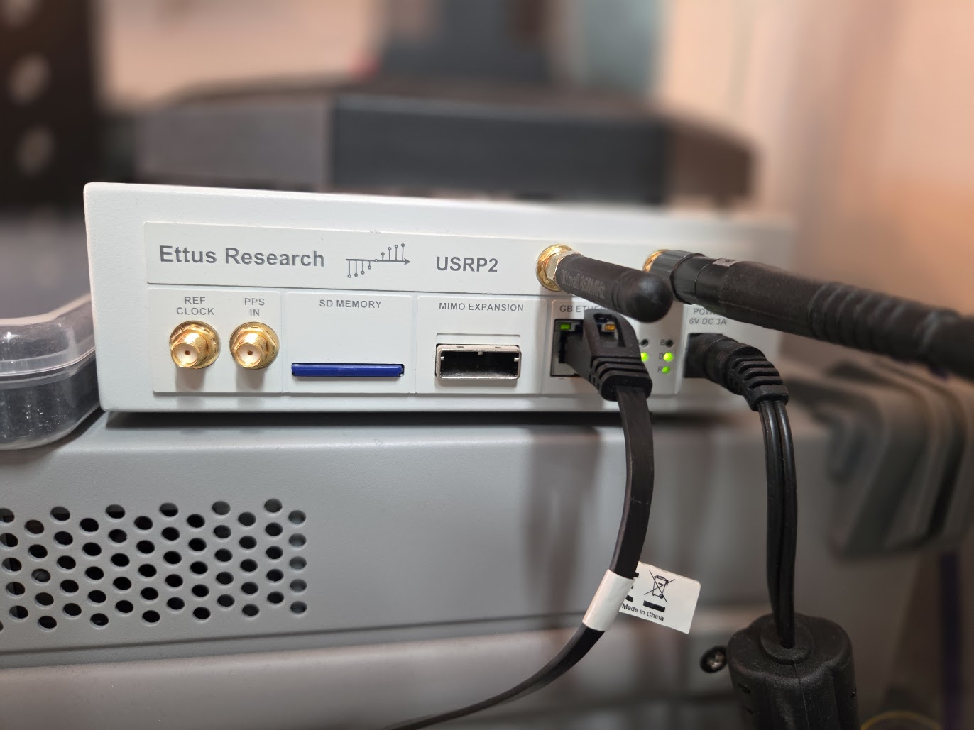/media/meshcore-usrp2-hardware-setup.png